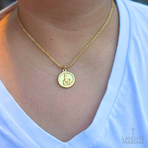 Personalized Our Lady of Fatima Necklace – 100% Gold-Plated Stainless Steel