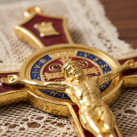 St. Benedict Palm-Sized Crucifix – Brown, Red, & White | Catholic Pocket Cross