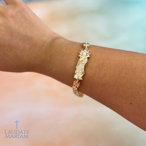 Personalized Virgin Mary Gold Bracelet – Custom Name Engraving, Floral Chain, Gold-Plated Stainless Steel, Adjustable Fit