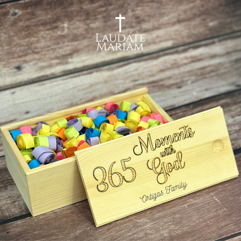 365 Moments with God: A Year of Daily Inspiration, Prayers, and Acts of Kindness for Families